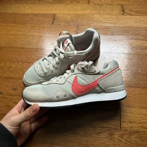 Nike Women's Sneakers Beige and Red